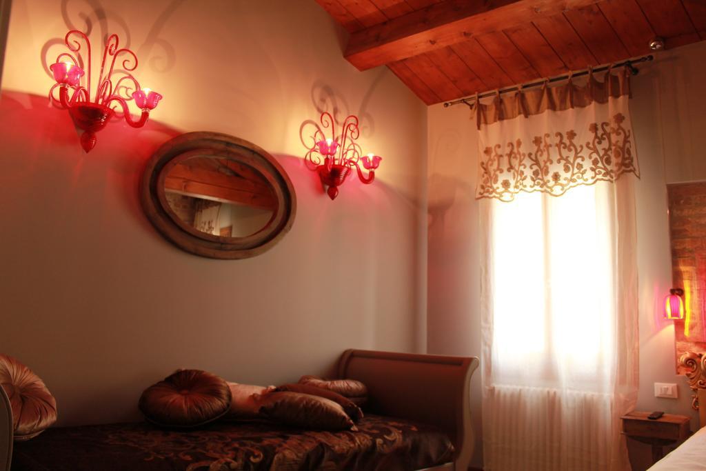 Rosso Charm B&B Βενετία Δωμάτιο φωτογραφία